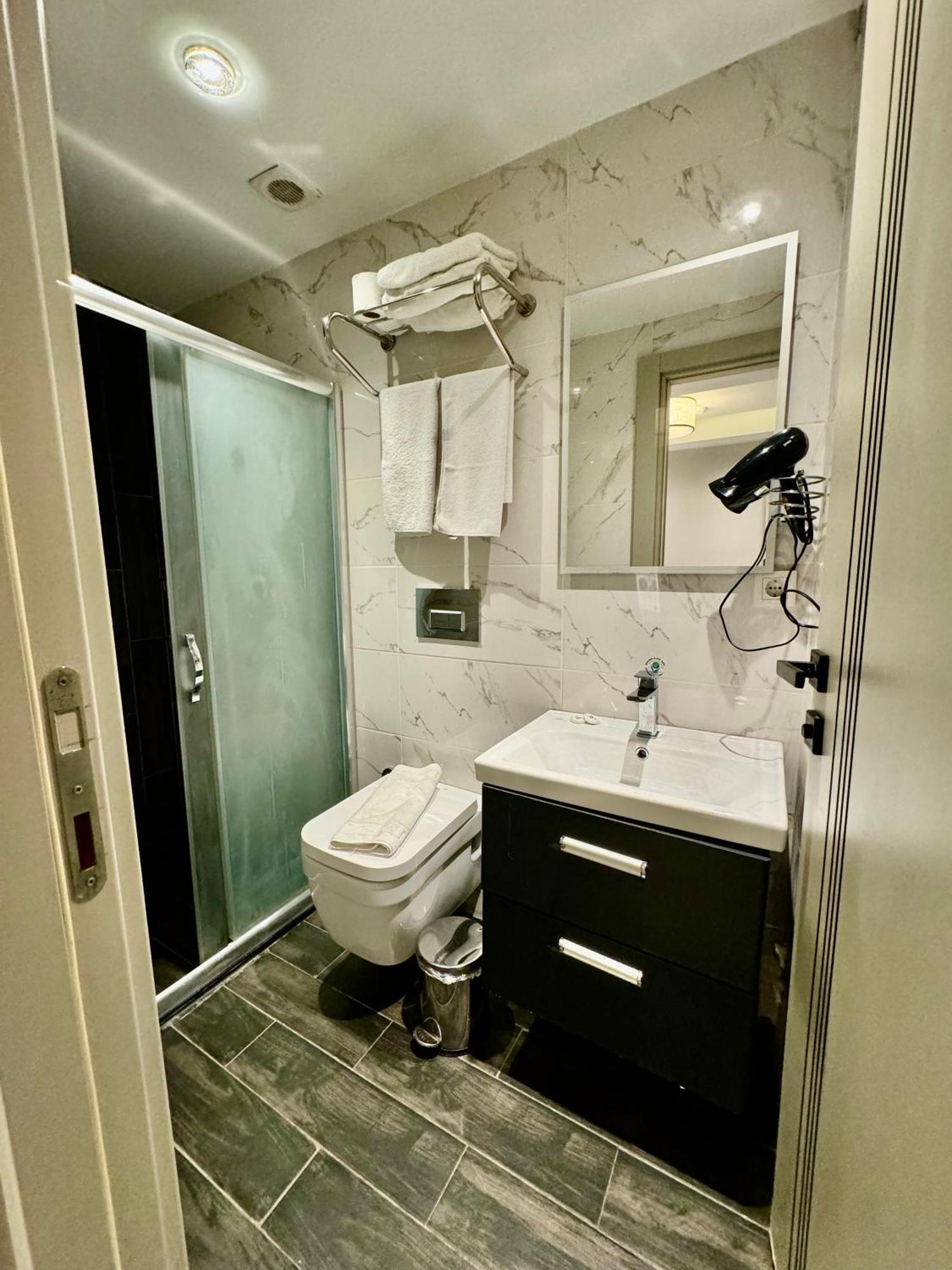 Aram Edessa Hotel Istanbul Exterior photo